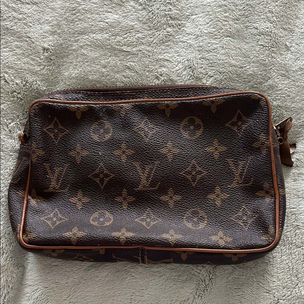 French Company Louis Vuitton Brown Monogram Toiletry Bag